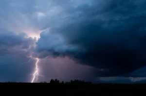Синоптики попереджають про небезпечні погодні явища на Черкащині