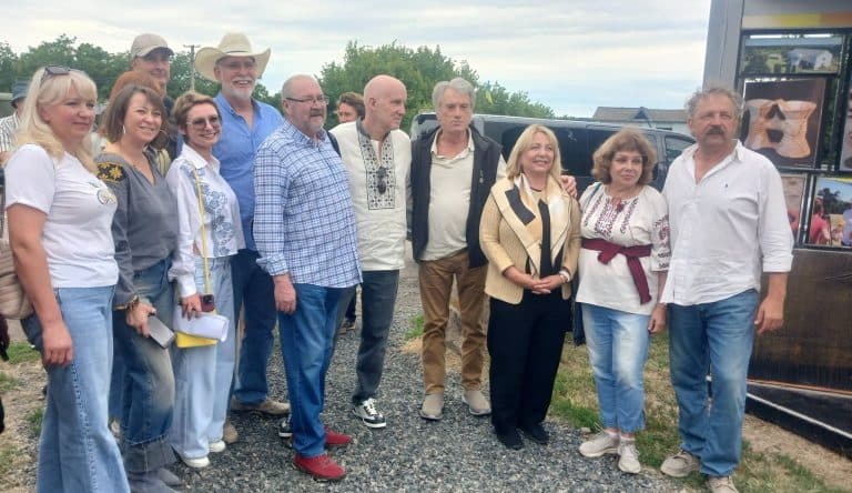 Англійський лорд відвідав археологічні дослідження трипільських поселень на Черкащині