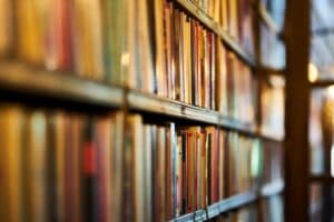 Лише 1,8 % шкіл в Україні мають достатньо книжок у бібліотеках, – опитування МОН