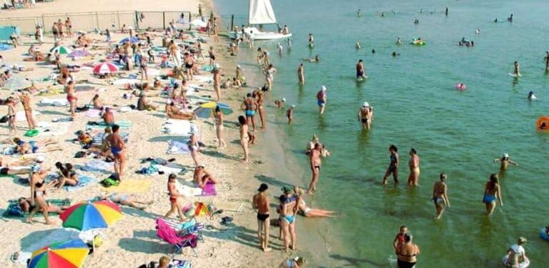 На пляжах Черкащини не виявили відхилень у якості води та піску
