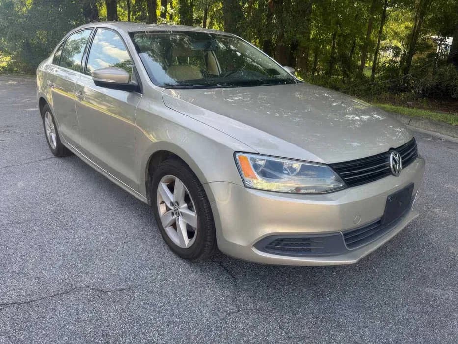 У продажі Volkswagen Jetta 2015 для військових